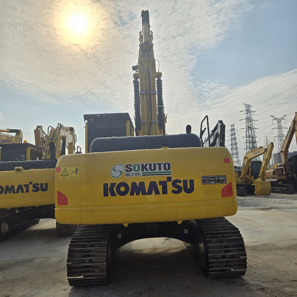 Koparka gąsienicowa 2024 Komatsu PC200-8, widok z tyłu Koparka gąsienicowa 2024 Komatsu PC200-8, widok z tyłu