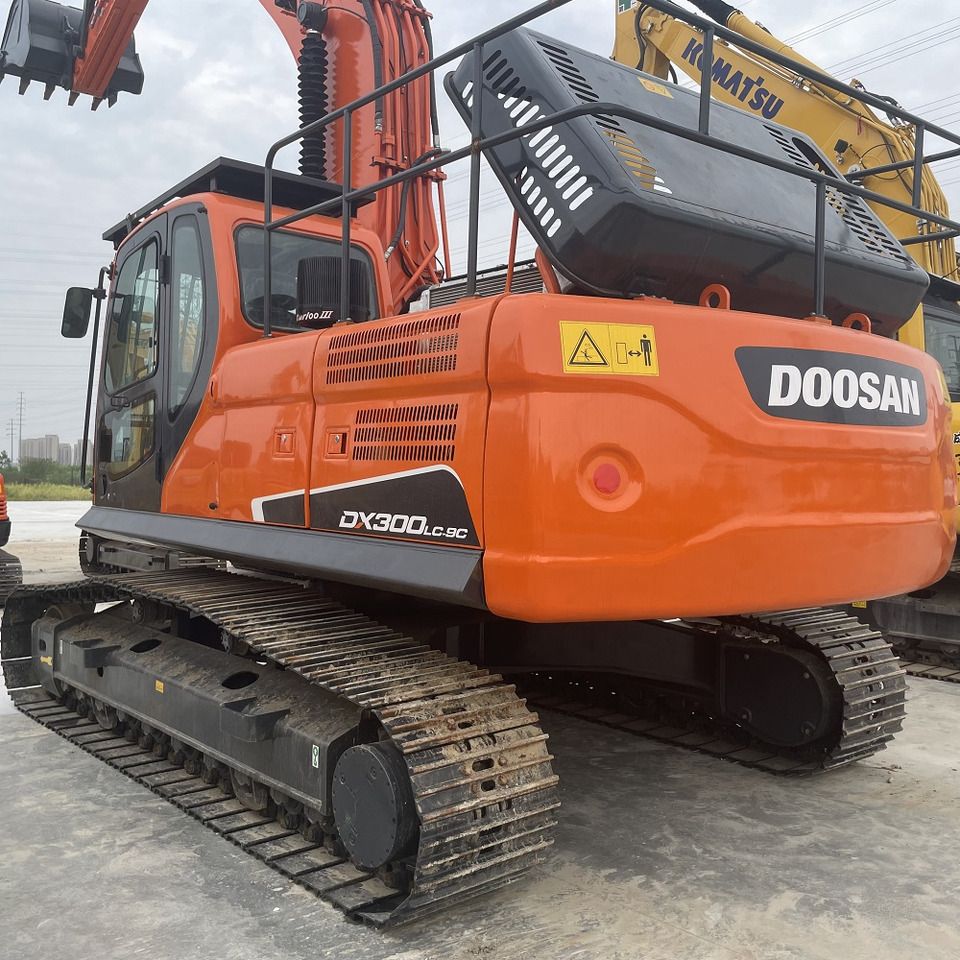 2021 Doosan DX300LC-9C crawler excavator rear three-quarter view 2021 Doosan DX300LC-9C crawler excavator rear three-quarter view