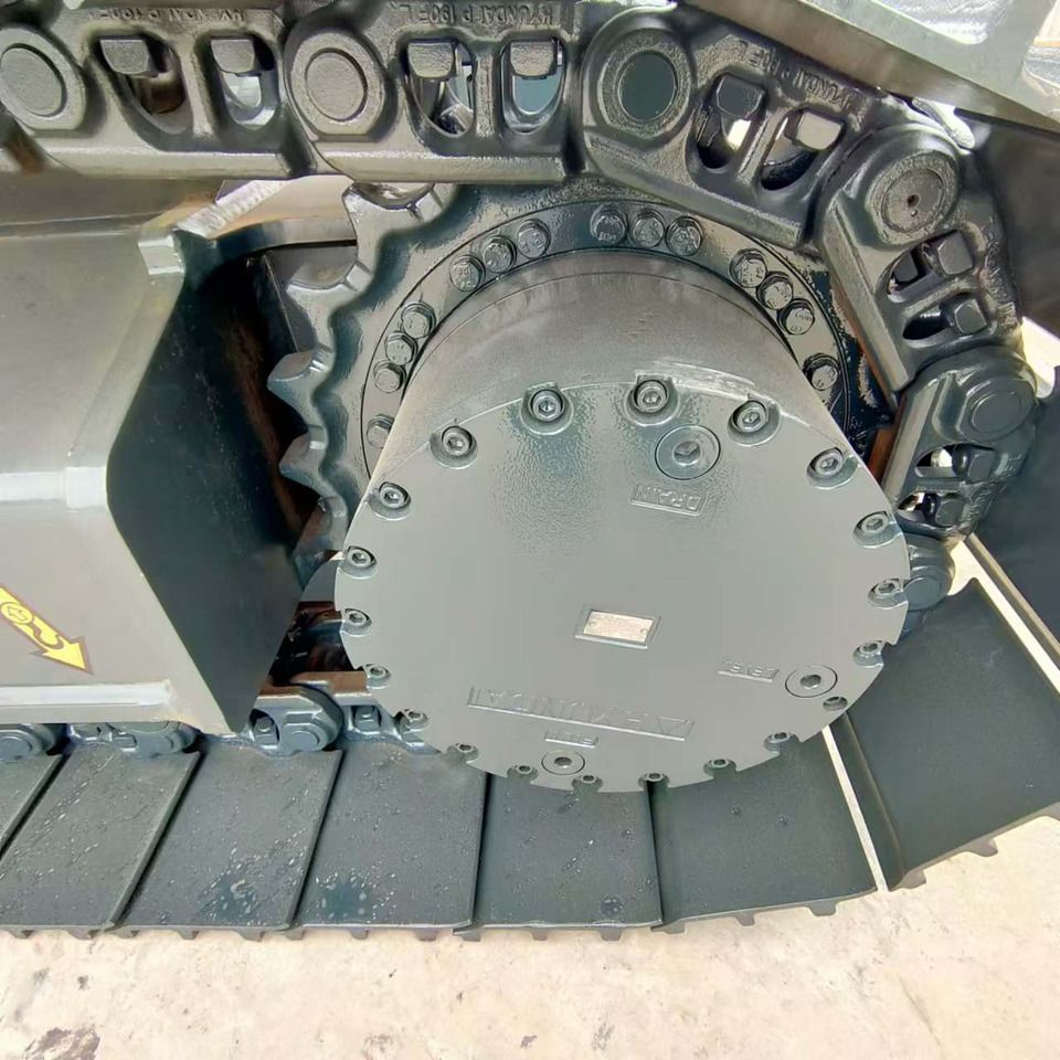 2026 Hyundai HX220L crawler excavator track drive detail 2026 Hyundai HX220L crawler excavator track drive detail