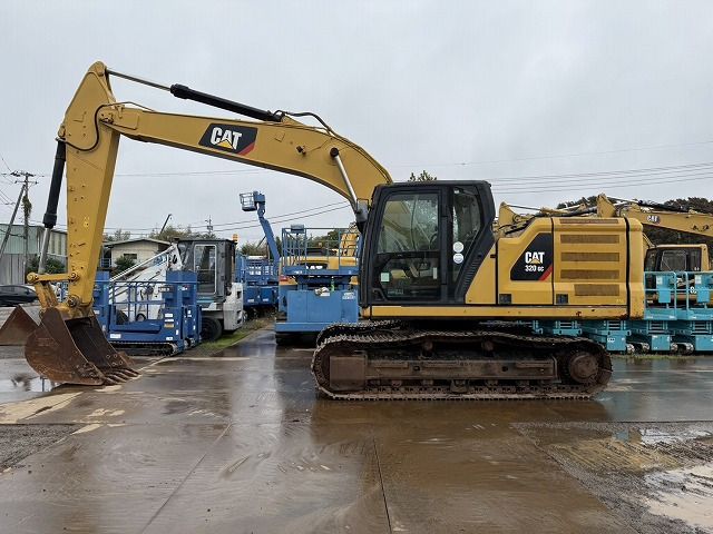 2018 Caterpillar 320GC crawler excavator, side profile view 2018 Caterpillar 320GC crawler excavator, side profile view
