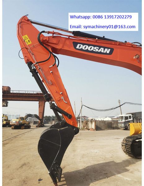 2024 Doosan DX300LC-9C crawler excavator boom and bucket view 2024 Doosan DX300LC-9C crawler excavator boom and bucket view