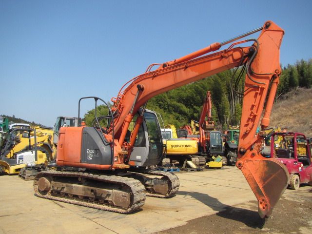 2004 Hitachi Zaxis 135USK crawler excavator, side view 2004 Hitachi Zaxis 135USK crawler excavator, side view