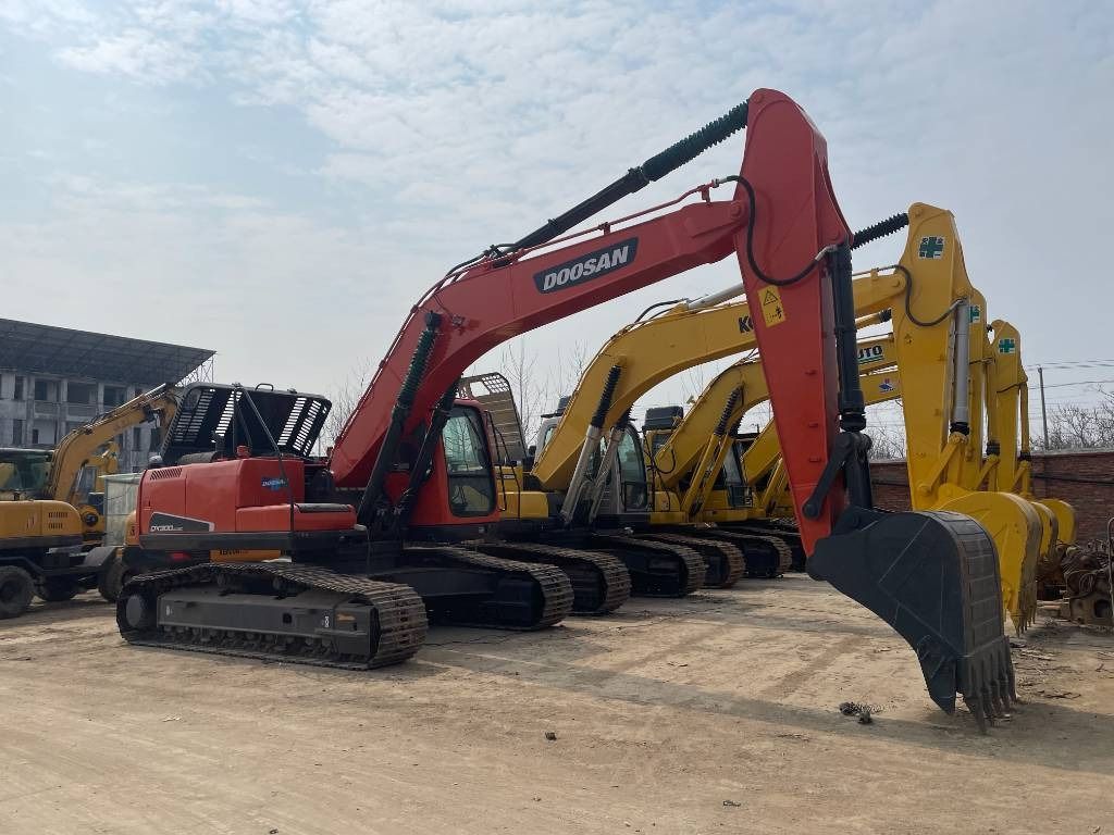 2025 Doosan DX300 crawler excavator, side profile view 2025 Doosan DX300 crawler excavator, side profile view