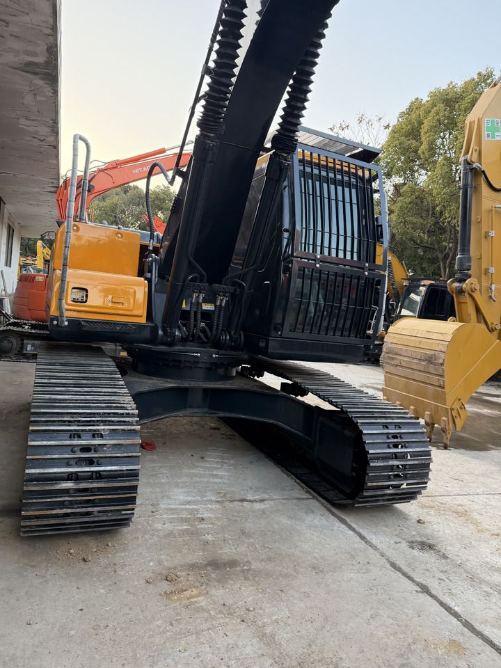 2024 Hyundai R220LC-9S crawler excavator, rear three-quarter view