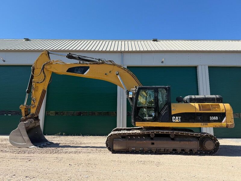 2012 Caterpillar 336D crawler excavator, side view 2012 Caterpillar 336D crawler excavator, side view