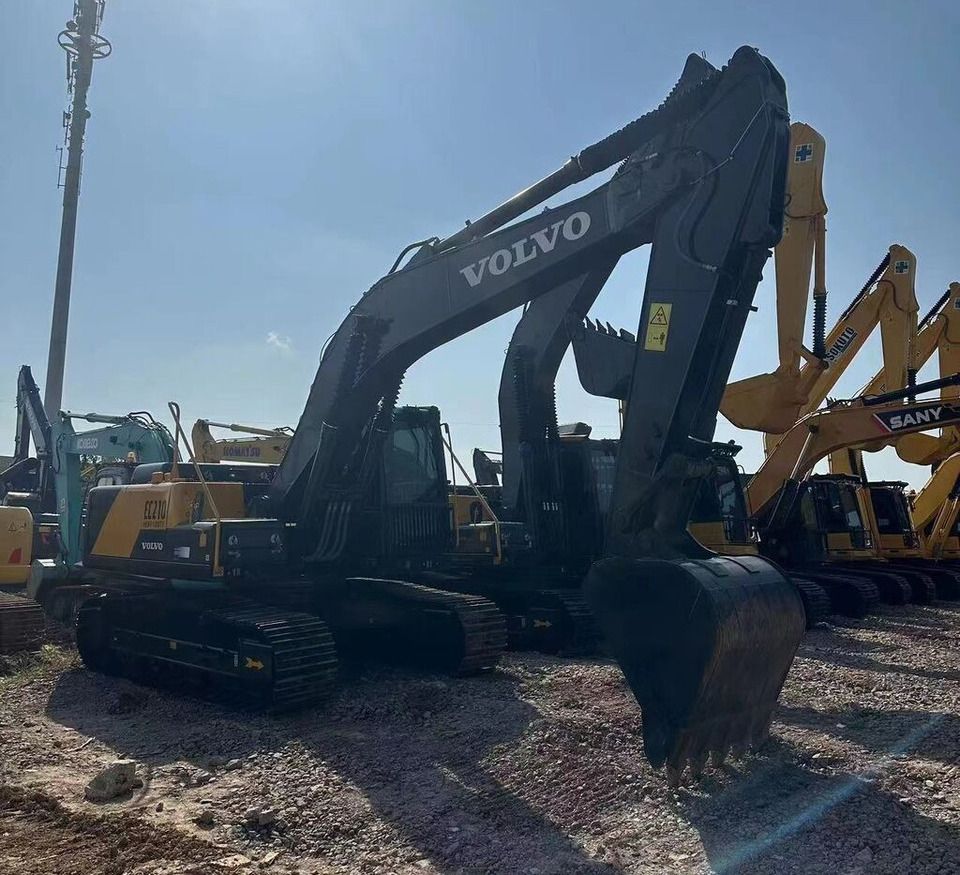 2018 Volvo EC210 crawler excavator, side profile view 2018 Volvo EC210 crawler excavator, side profile view
