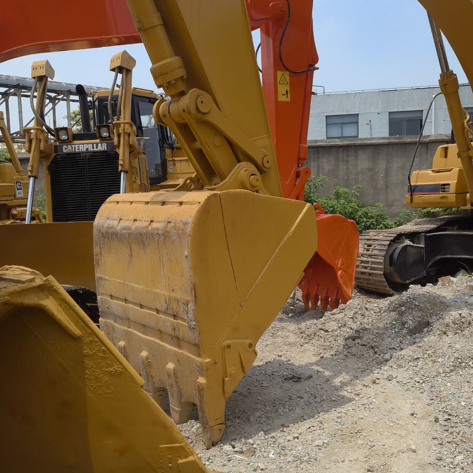 2024 Caterpillar 330B crawler excavator bucket and boom detail 2024 Caterpillar 330B crawler excavator bucket and boom detail