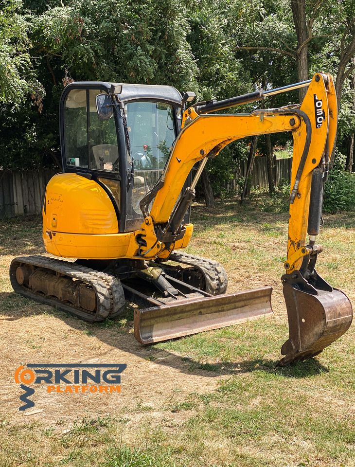 2015 JCB 8030 ZTS mini excavator, side view 2015 JCB 8030 ZTS mini excavator, side view
