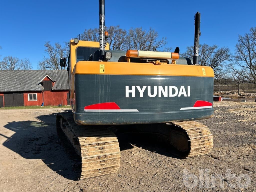 2011 Hyundai R210LC-9 crawler excavator, rear view 2011 Hyundai R210LC-9 crawler excavator, rear view