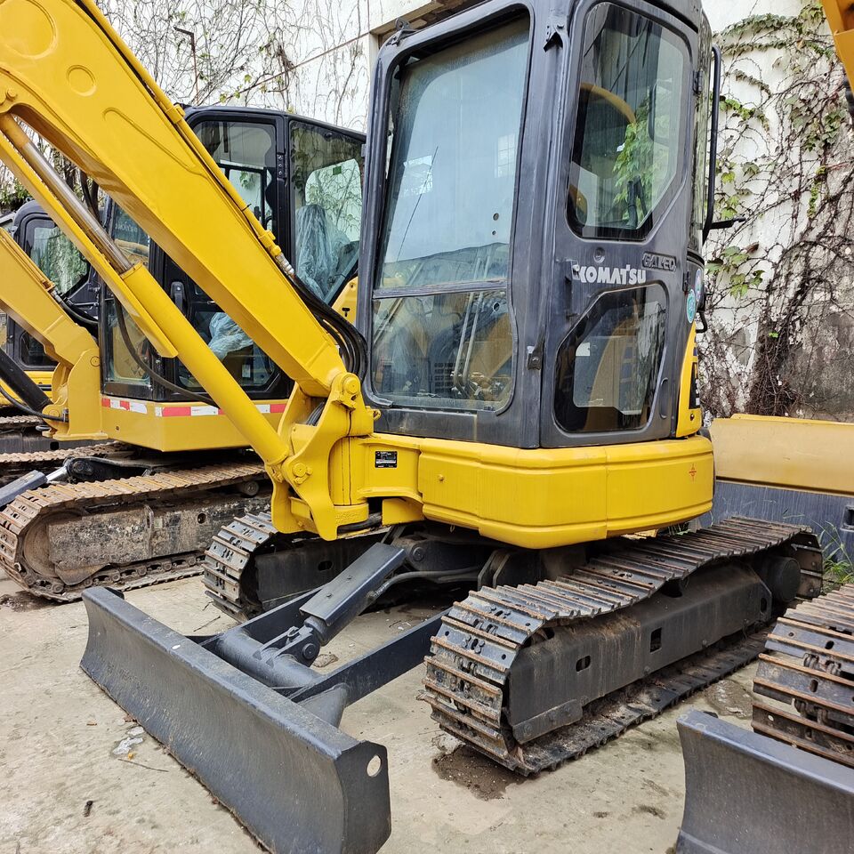 2023 Komatsu PC35MR-2 mini excavator, front three-quarter view 2023 Komatsu PC35MR-2 mini excavator, front three-quarter view