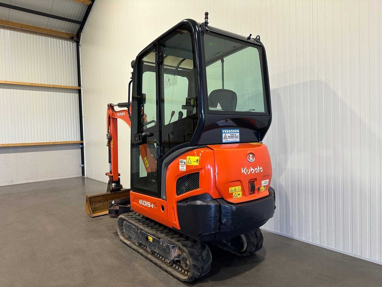 Kubota KX019-4 mini excavator, rear three-quarter view Kubota KX019-4 mini excavator, rear three-quarter view