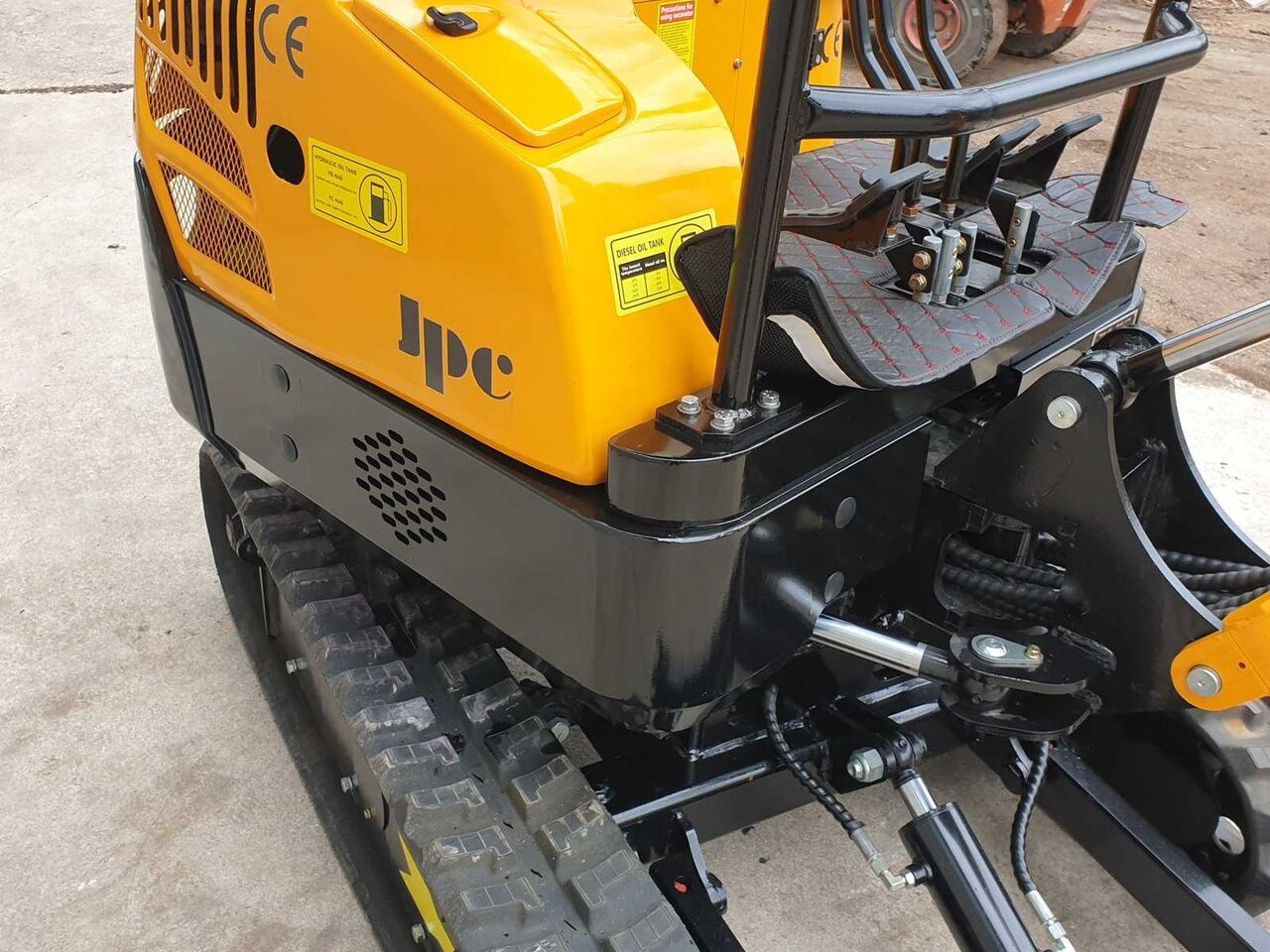 2024 Kubota HT18 mini excavator, front three-quarter view 2024 Kubota HT18 mini excavator, front three-quarter view