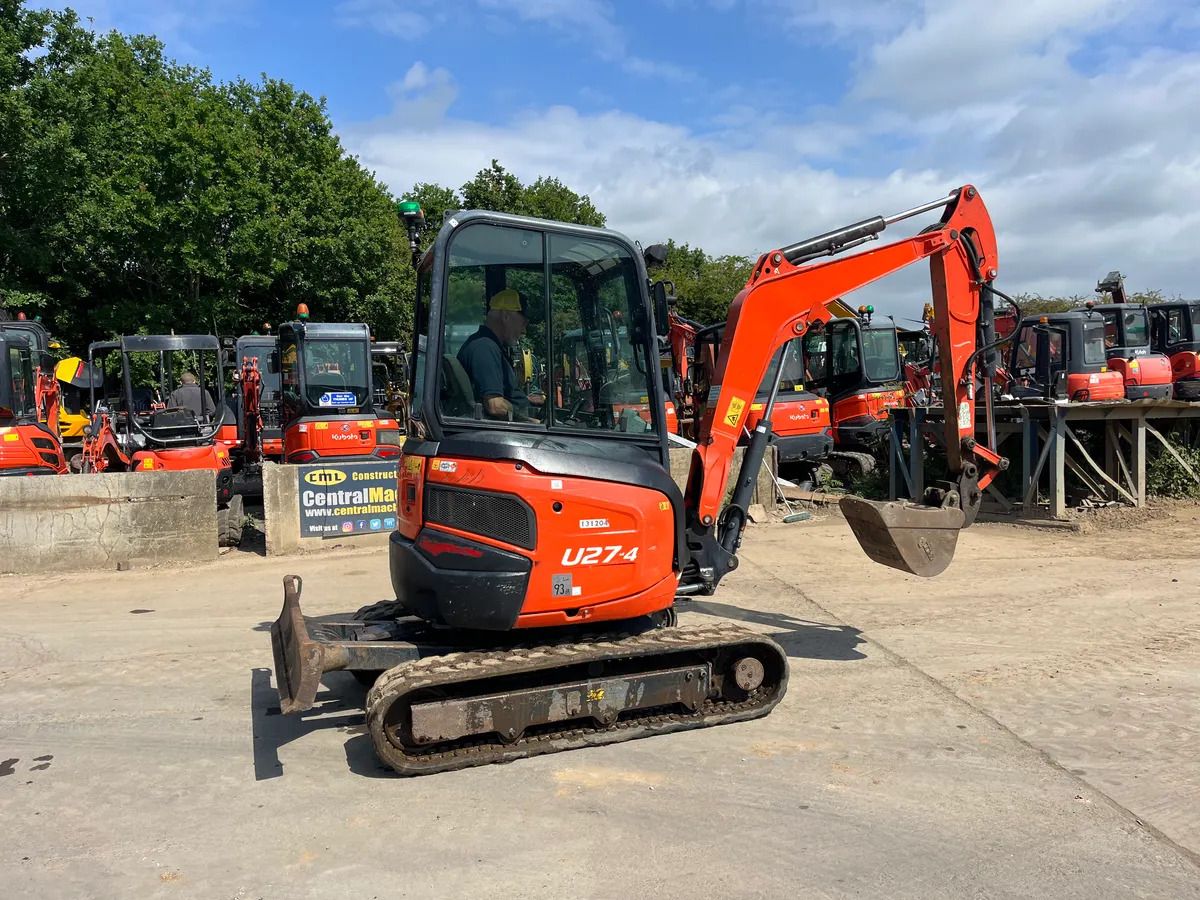 2018 Kubota U27-4 mini excavator, side view 2018 Kubota U27-4 mini excavator, side view
