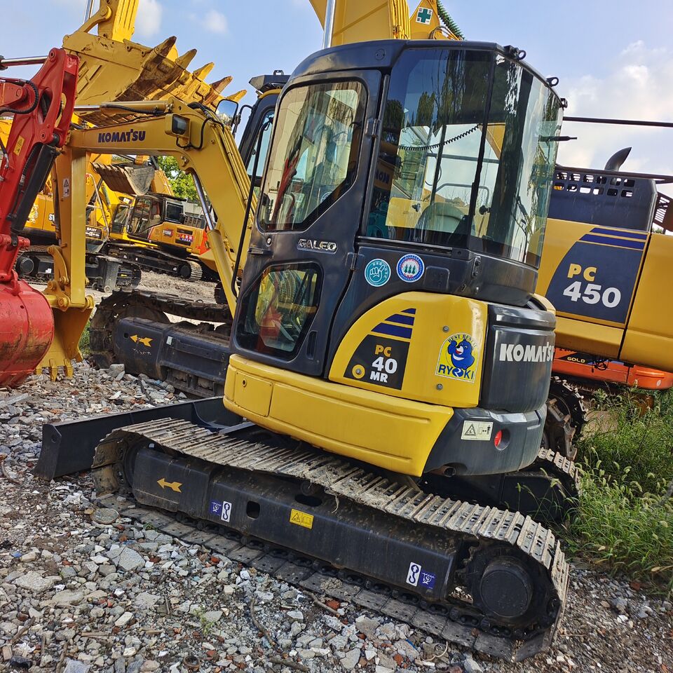 2024 Komatsu PC40 MR mini excavator, side view 2024 Komatsu PC40 MR mini excavator, side view