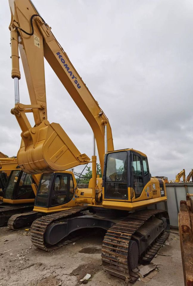 2019 Komatsu PC300-7 crawler excavator, front three-quarter view 2019 Komatsu PC300-7 crawler excavator, front three-quarter view