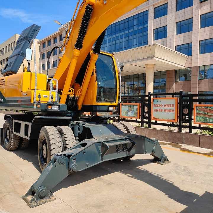 2023 Hyundai 210-9 wheel excavator, side view