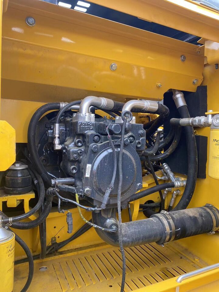 2022 Komatsu PC160 crawler excavator hydraulic pump detail 2022 Komatsu PC160 crawler excavator hydraulic pump detail
