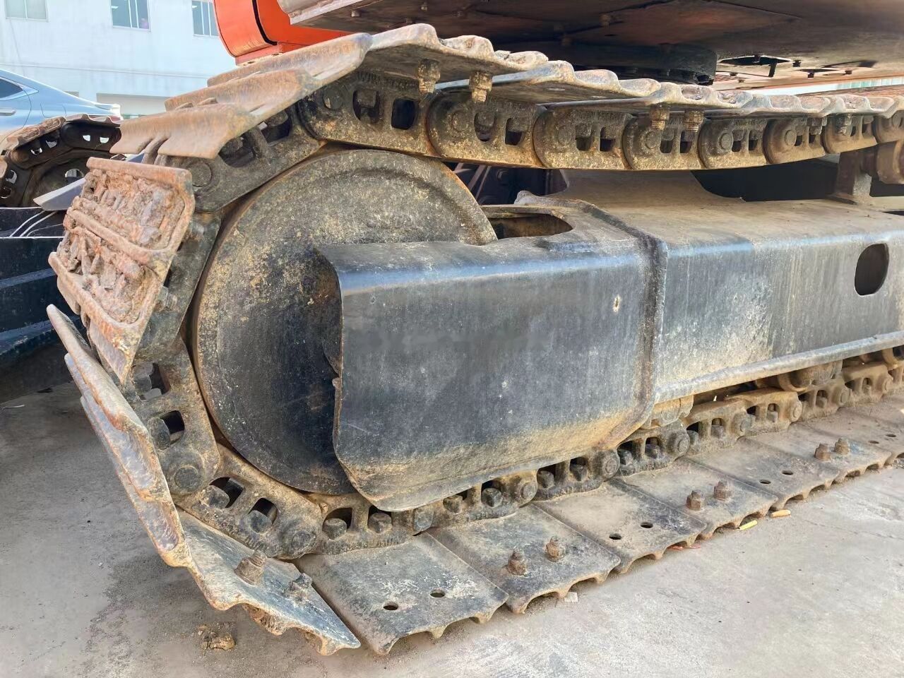 Hitachi ZX75US crawler excavator track assembly detail Hitachi ZX75US crawler excavator track assembly detail