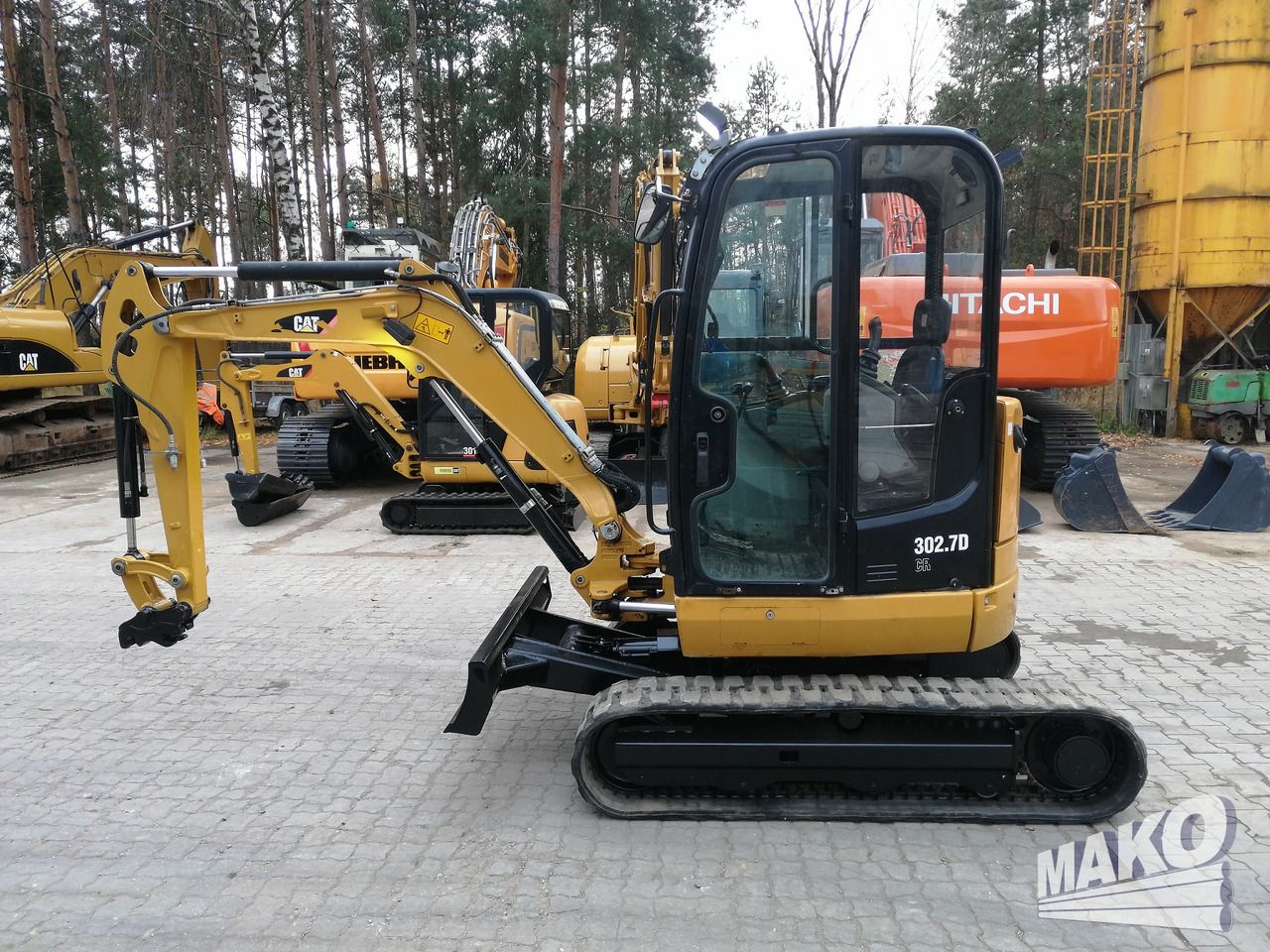 2014 Caterpillar 302.7DCR crawler excavator, side view 2014 Caterpillar 302.7DCR crawler excavator, side view