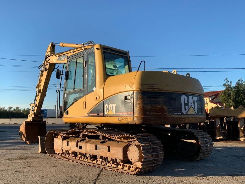 2005 Caterpillar 312CL crawler excavator, rear three-quarter view