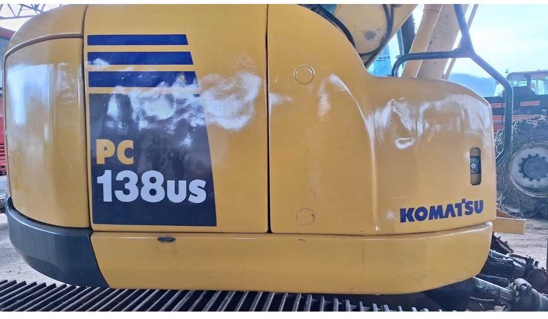 Komatsu PC138US-8 crawler excavator side view Komatsu PC138US-8 crawler excavator side view