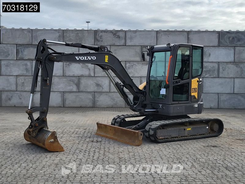 2021 Volvo ECR50F mini excavator, side profile view 2021 Volvo ECR50F mini excavator, side profile view