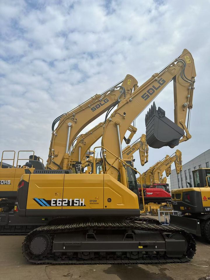 2025 SDLG E6215H crawler excavator side view 2025 SDLG E6215H crawler excavator side view