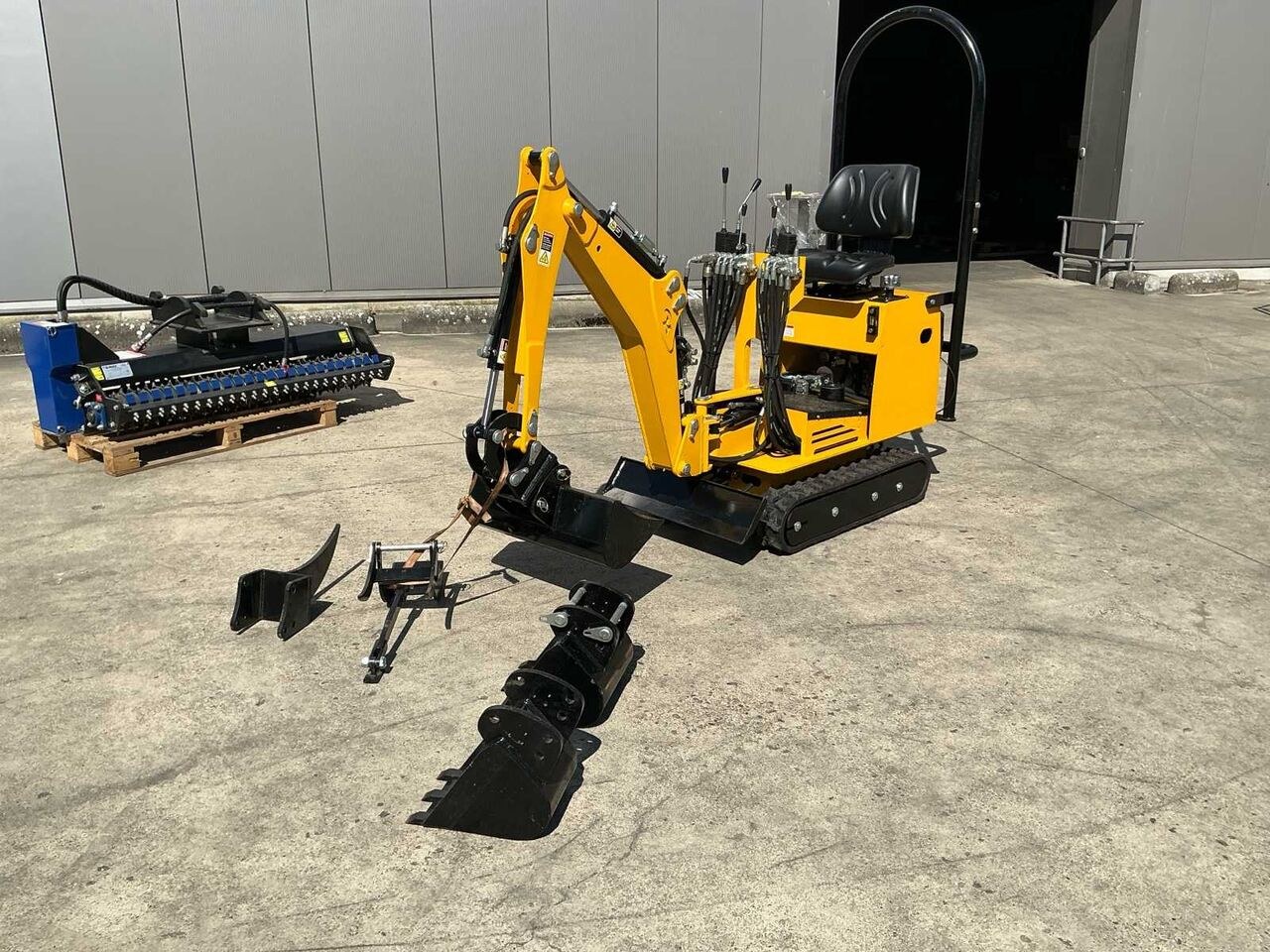 AXPAN 36 mini excavator, front three-quarter view