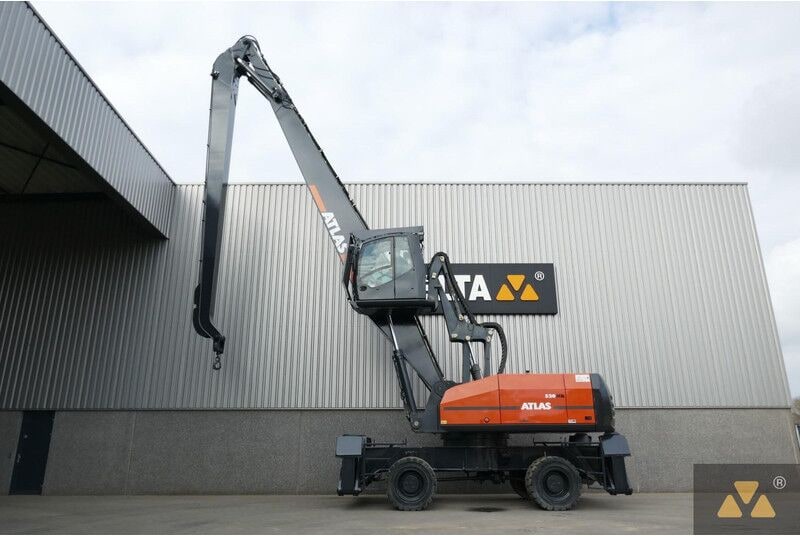 2013 Atlas 520MH material handler, side view