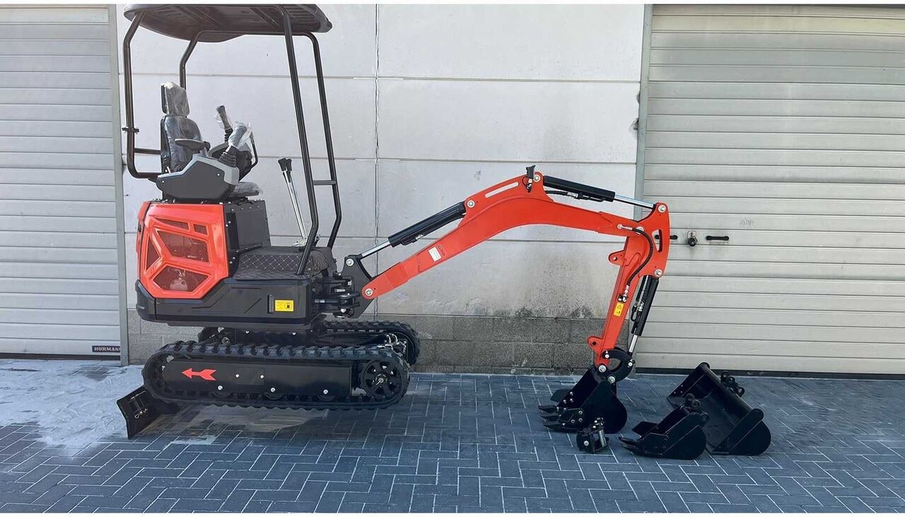 2026 DMPRO DM18Y mini excavator, side view 2026 DMPRO DM18Y mini excavator, side view