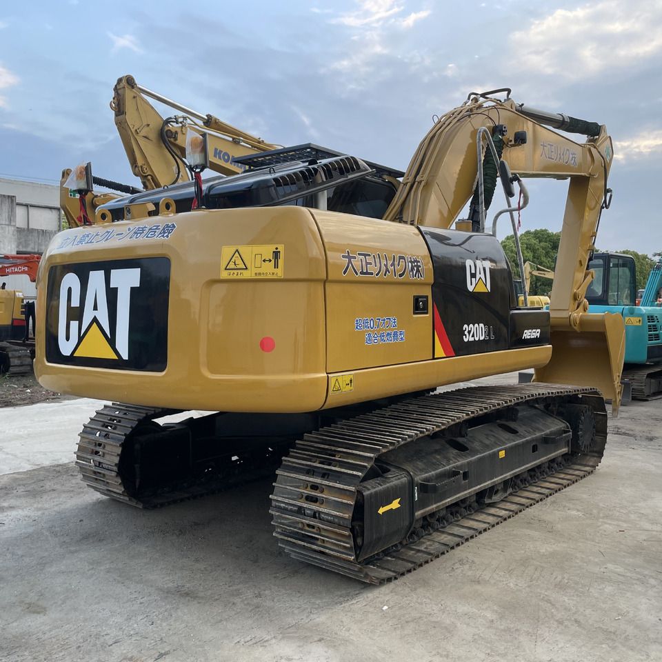 2023 Caterpillar 320D2 L crawler excavator rear three-quarter view 2023 Caterpillar 320D2 L crawler excavator rear three-quarter view
