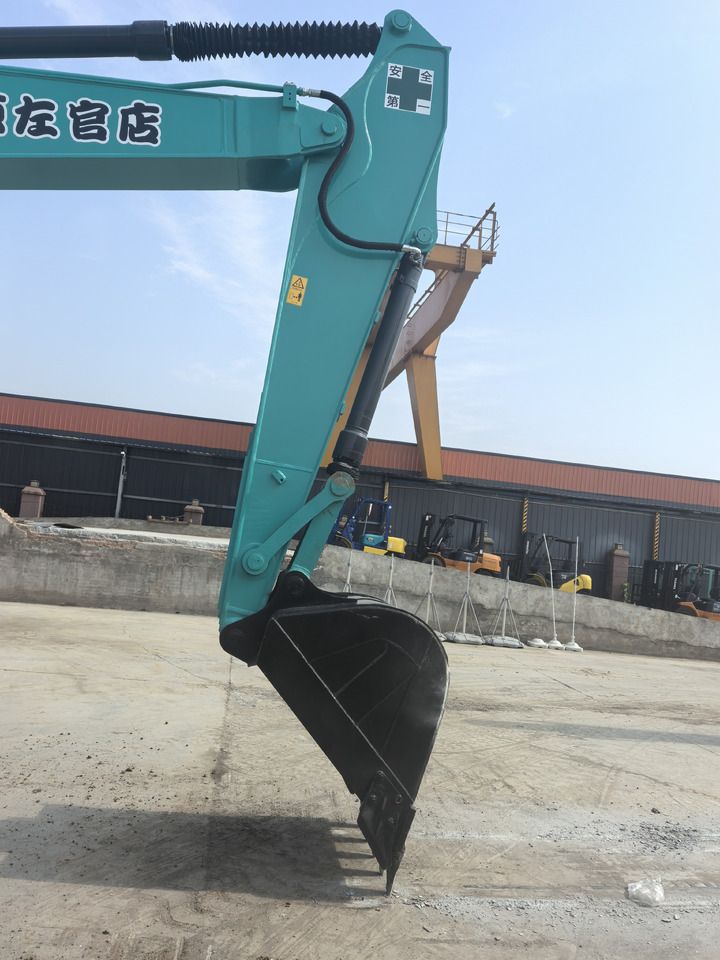 2022 Kobelco SK200 crawler excavator boom and bucket detail