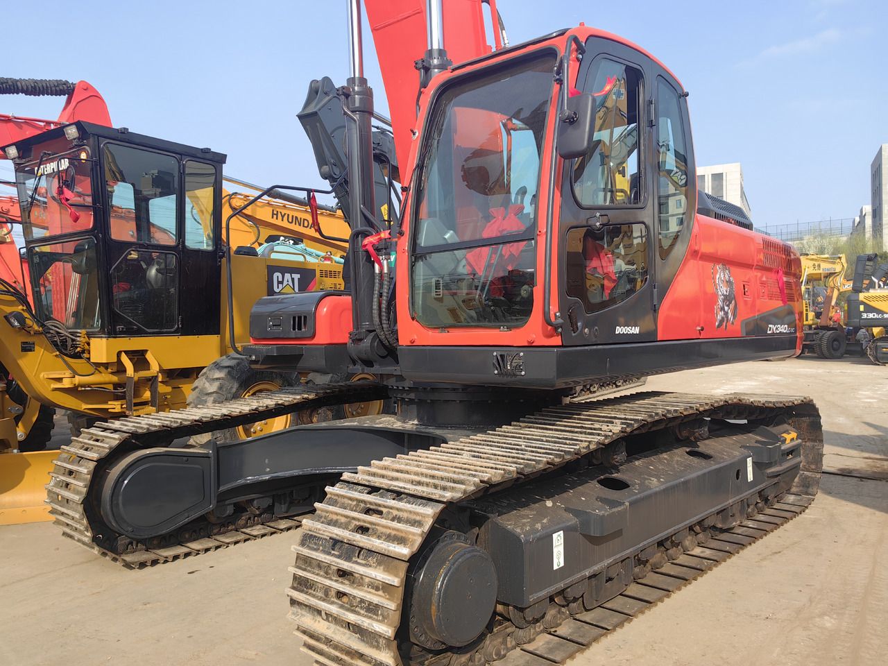2025 Doosan DX340LC crawler excavator, side view 2025 Doosan DX340LC crawler excavator, side view