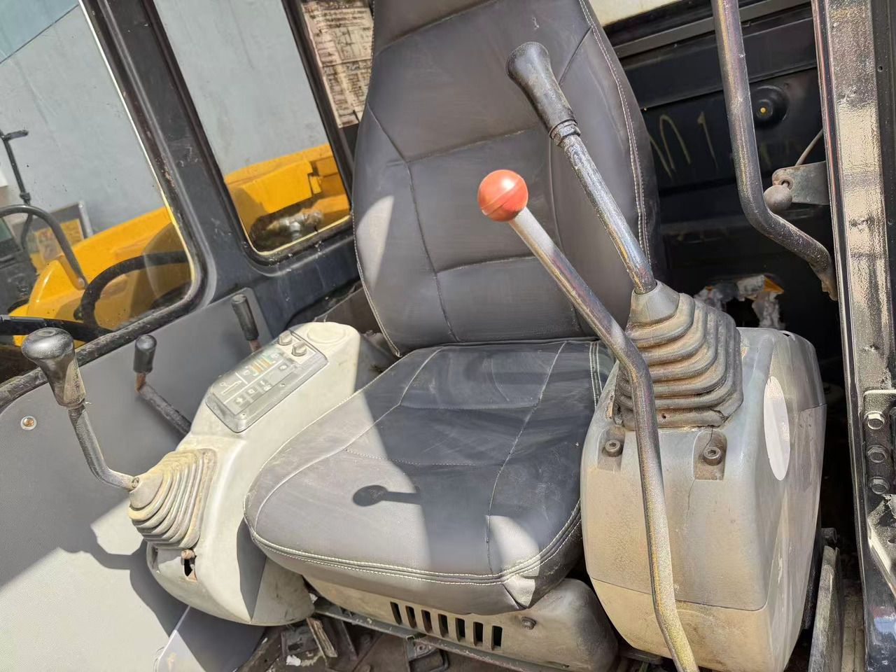 2018 Komatsu PC60-7 mini excavator interior cab view 2018 Komatsu PC60-7 mini excavator interior cab view