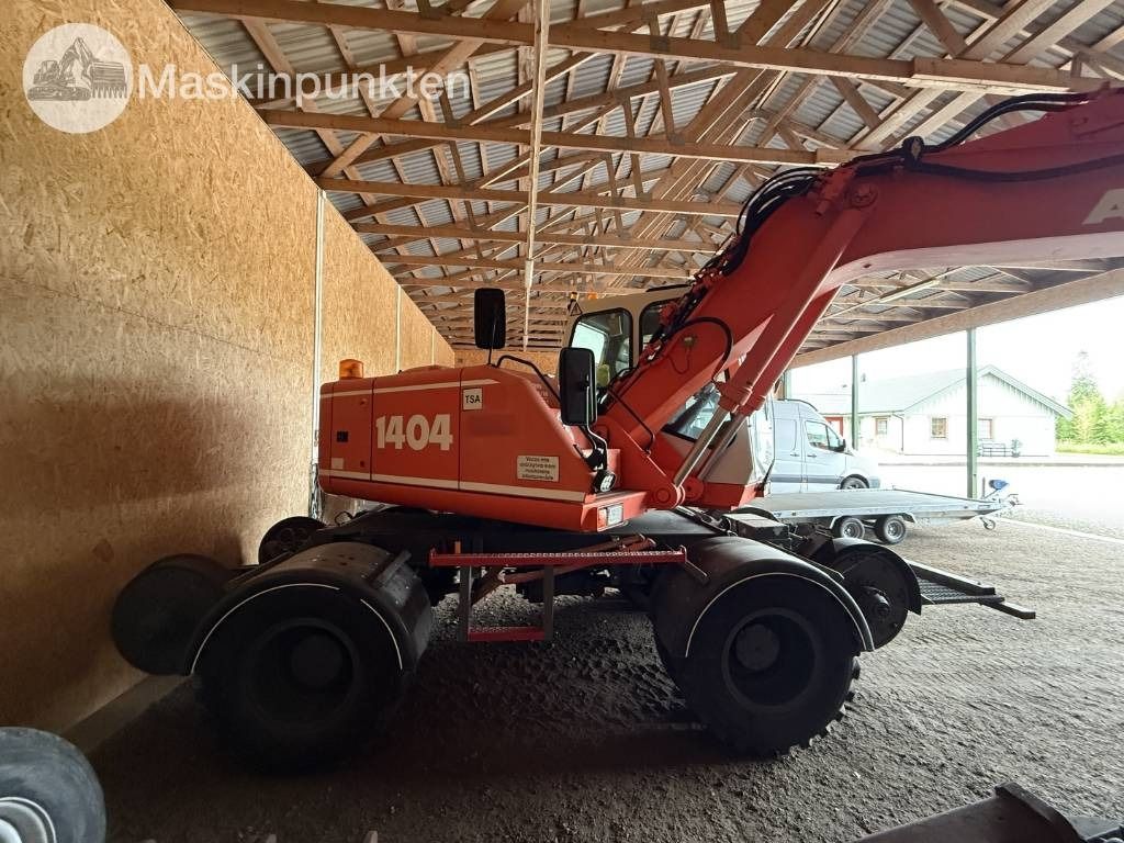1998 Atlas 1404 wheel excavator, side view