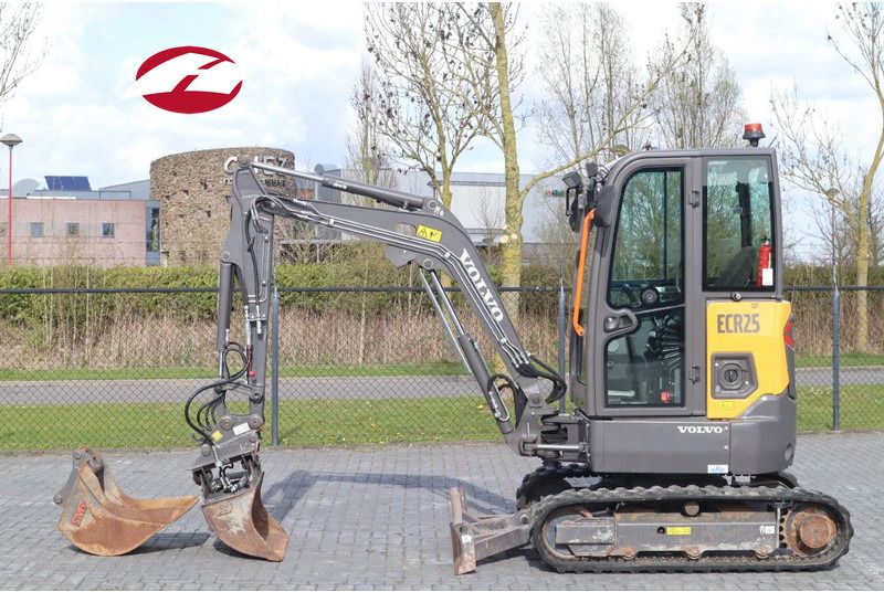 2021 Volvo ECR25 Electric mini excavator, side view