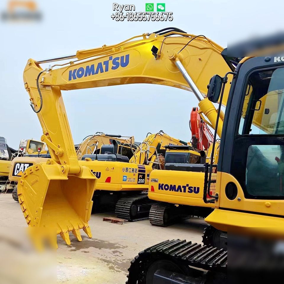 2019 Komatsu PC360-8M0 crawler excavator, side view of boom and cab