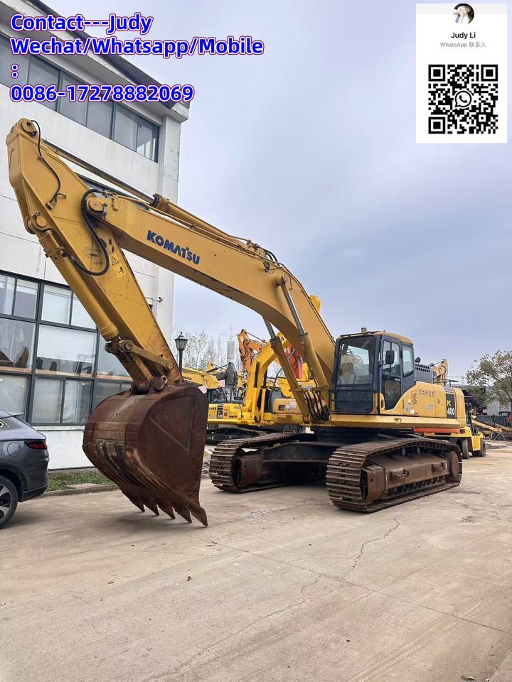 Komatsu PC400 crawler excavator, front three-quarter view