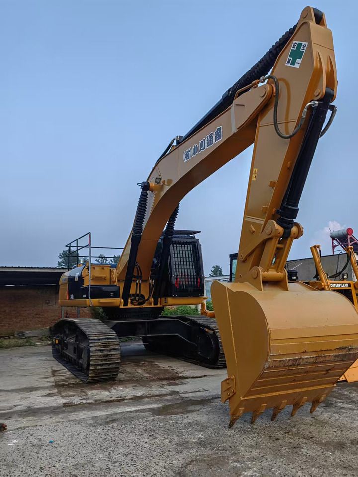 2020 Caterpillar 340D crawler excavator, front three-quarter view