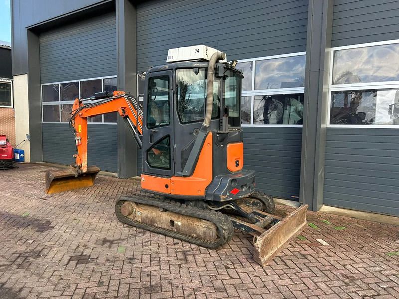 2016 Hitachi ZX38U-5A CLR mini excavator, front three-quarter view 2016 Hitachi ZX38U-5A CLR mini excavator, front three-quarter view