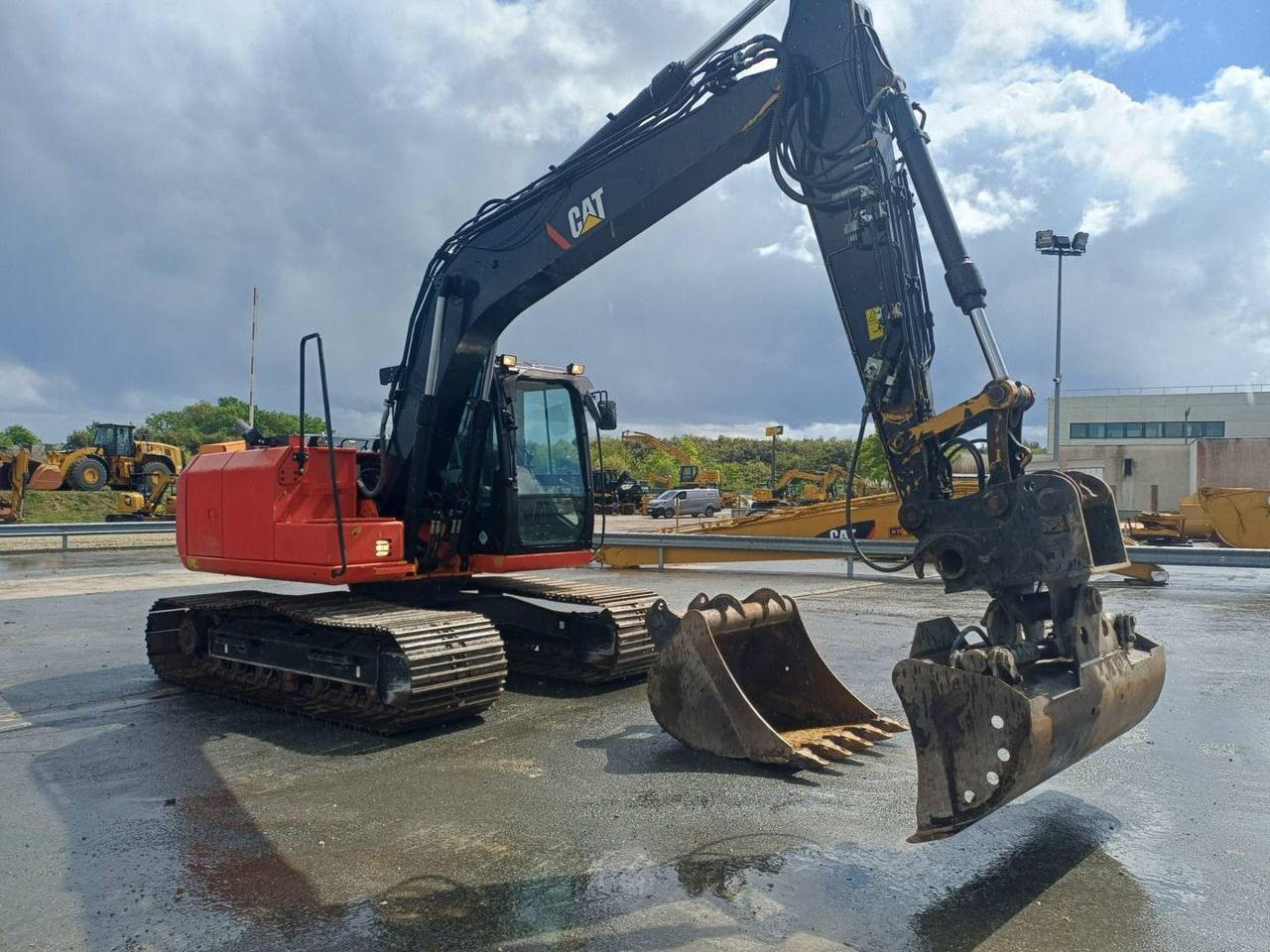 2020 Caterpillar 313F GC crawler excavator, side view