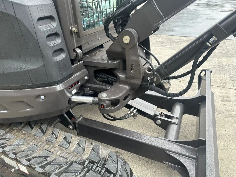 2024 Rhinoceros XN35 PRO mini excavator boom swing detail 2024 Rhinoceros XN35 PRO mini excavator boom swing detail