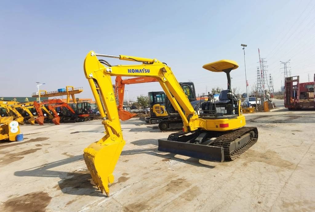 2020 Komatsu PC40MR mini excavator, rear three-quarter view 2020 Komatsu PC40MR mini excavator, rear three-quarter view