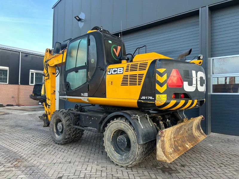 2014 JCB JS175W wheel excavator, rear three-quarter view 2014 JCB JS175W wheel excavator, rear three-quarter view