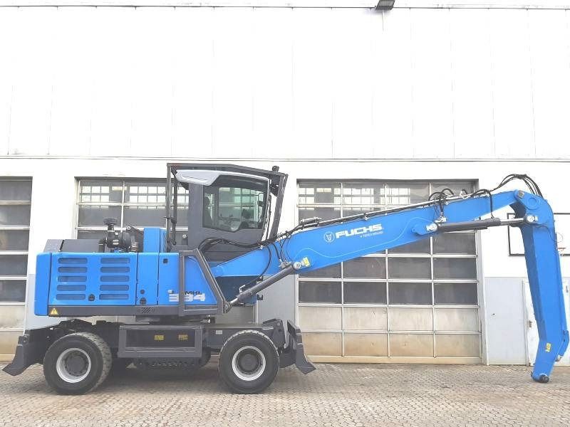 2018 Fuchs MHL 334 F material handler, side view 2018 Fuchs MHL 334 F material handler, side view