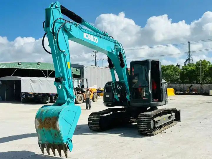 2022 Kobelco SK135SR crawler excavator, front three-quarter view 2022 Kobelco SK135SR crawler excavator, front three-quarter view