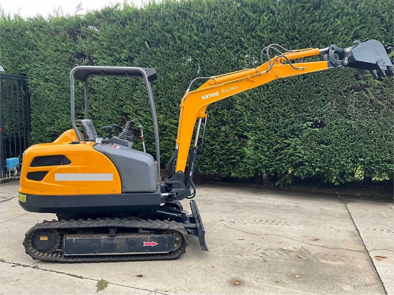 2024 KATCO K35 PRO mini excavator side view 2024 KATCO K35 PRO mini excavator side view