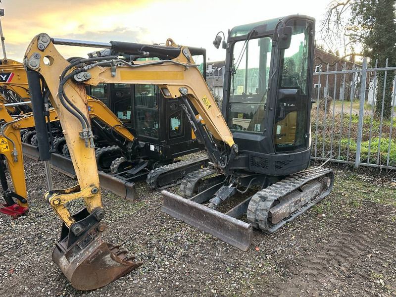 2019 Yanmar VIO 33-6 mini excavator, front three-quarter view 2019 Yanmar VIO 33-6 mini excavator, front three-quarter view