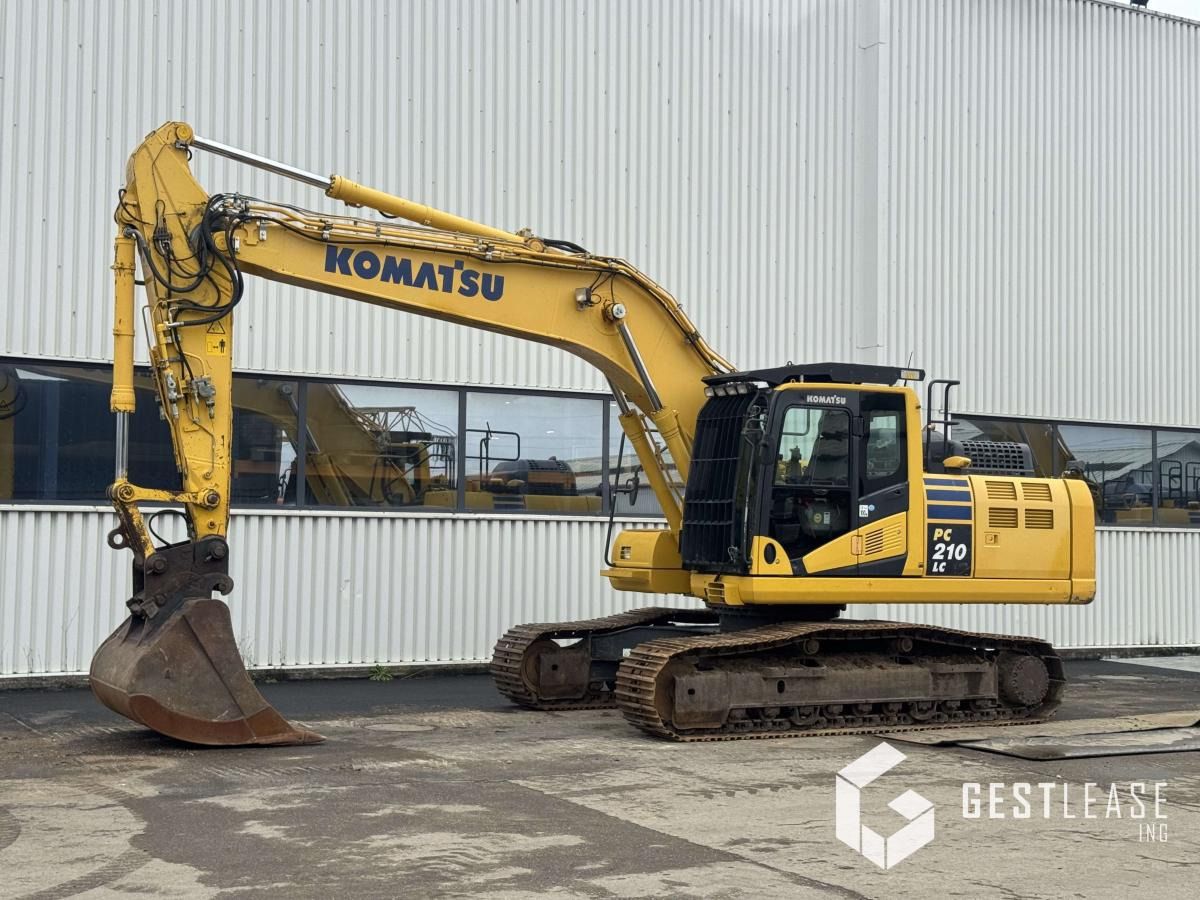 2018 Komatsu PC210LC-11 crawler excavator, side profile view