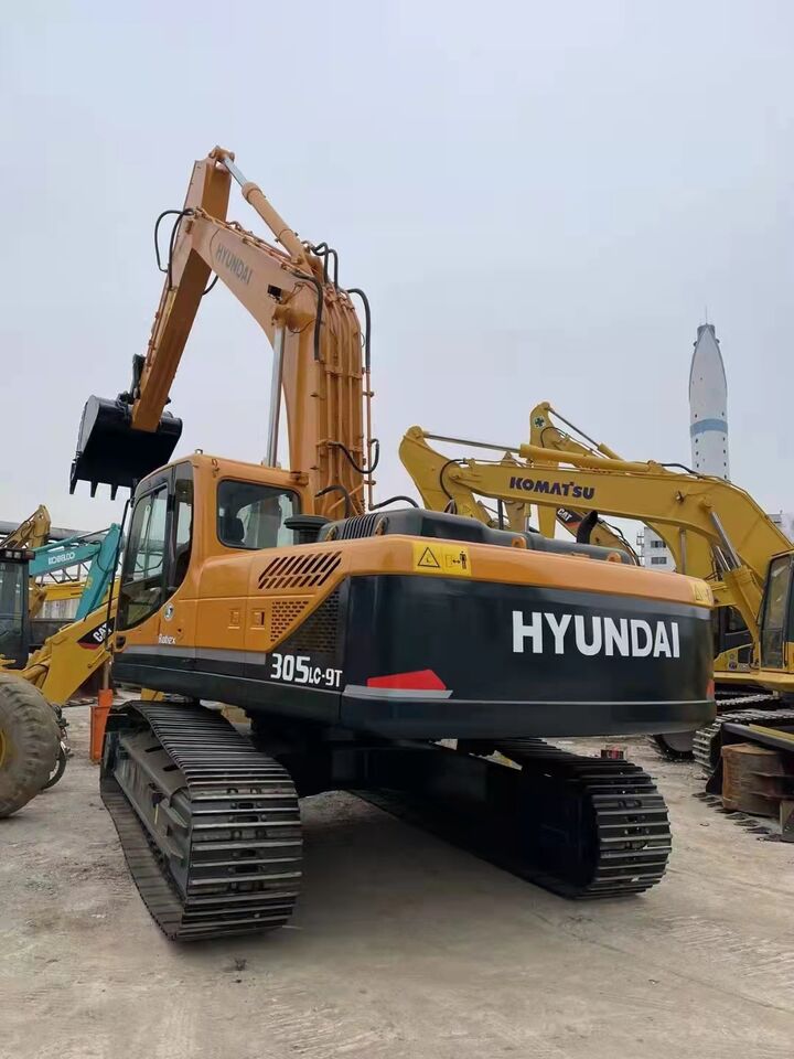 2023 Hyundai R305LC-9T crawler excavator, rear three-quarter view 2023 Hyundai R305LC-9T crawler excavator, rear three-quarter view